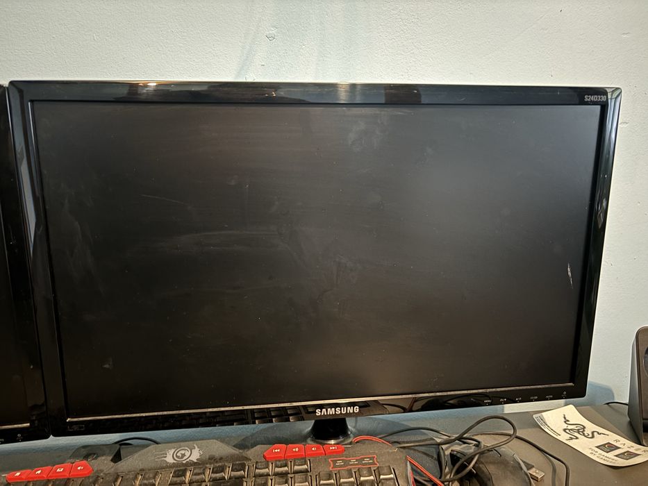 Vand Monitor Gaming Samsung 60hz FHD S24D330H
