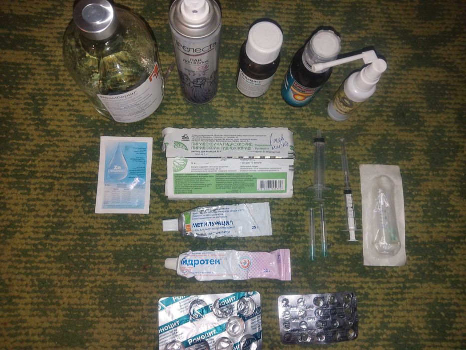 ОТДАМ БЕСПЛАТНО ! ОТДАМ ДАРОМ всё что на фото ! Остатки. Неполные. Б/у