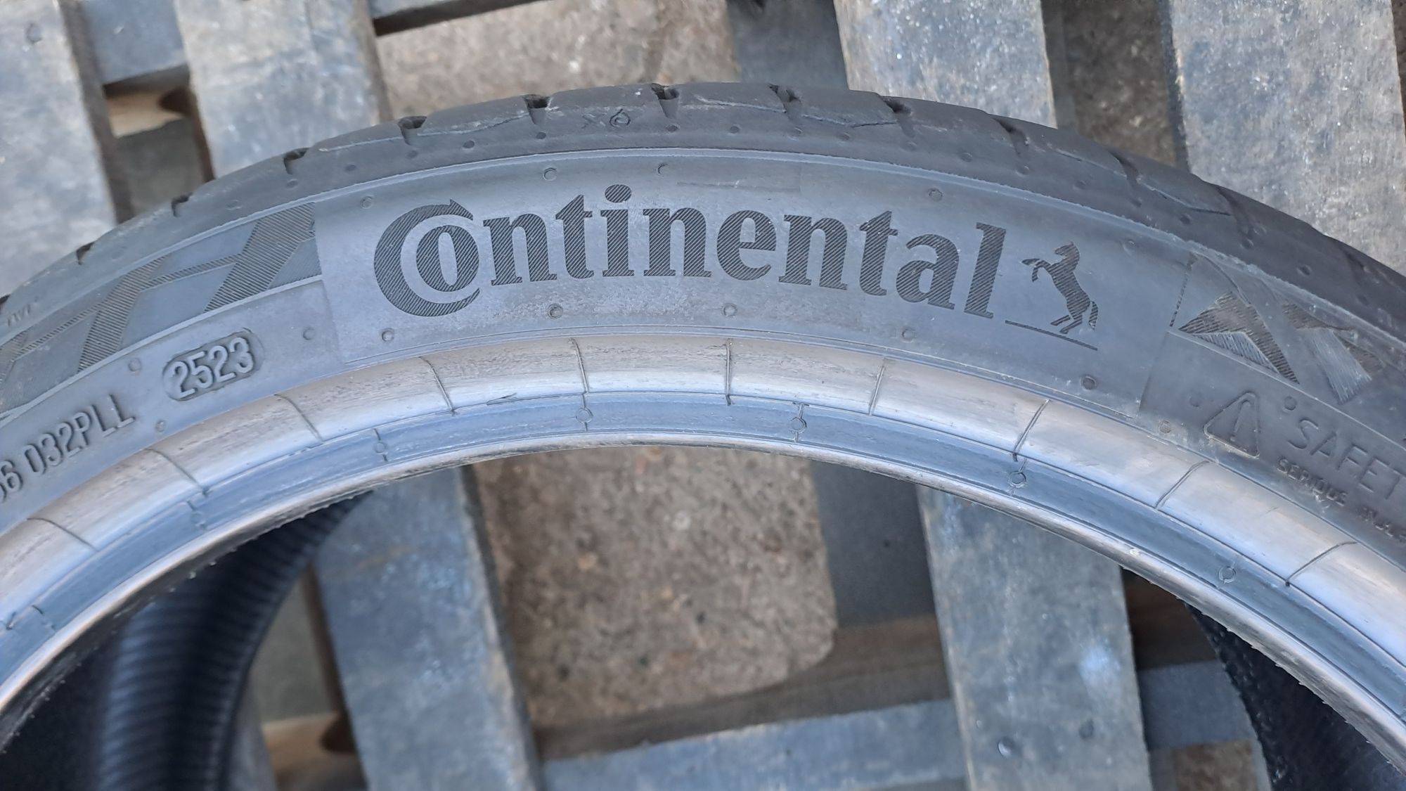 1бр. 2023г.  225/40/18 Continental Conti Premium Contact 7