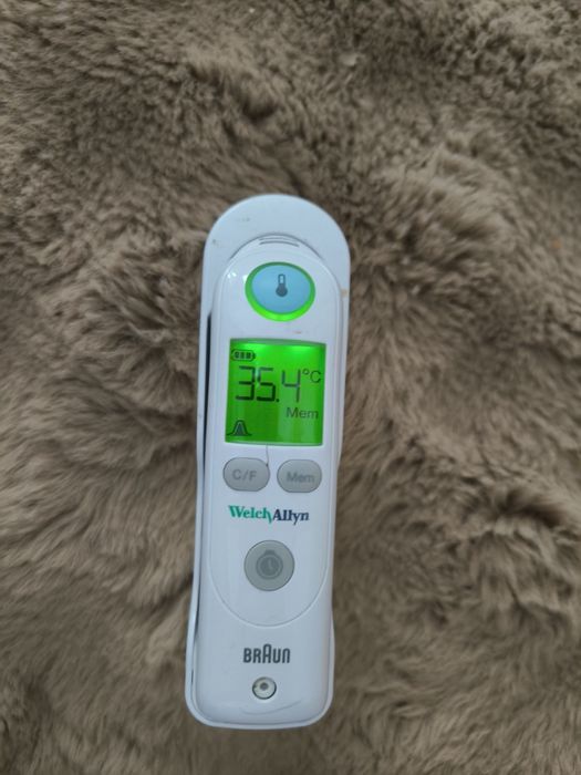 Termometru auricular WelchAllyn