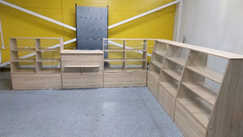 Продам витрины .