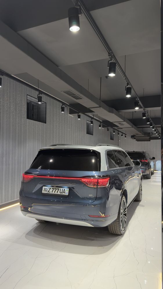 Aito M9 Ultra full hybrid yangi 1400km polniy zapas xod