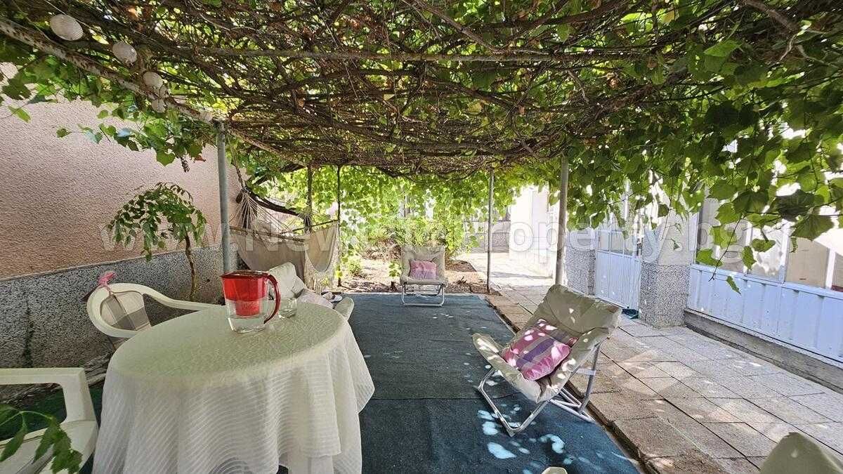 Двуетажна къща в село Дюлево, област Бургас