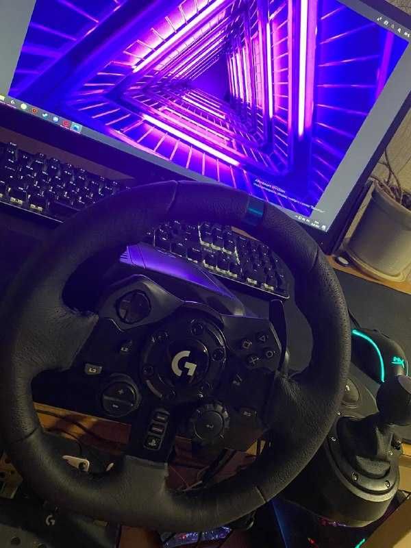 Logitech G923 + Logitech G Driving Force Shifter