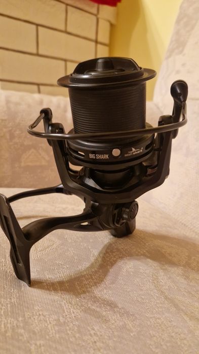 Vând 2 Mulinete East Shark