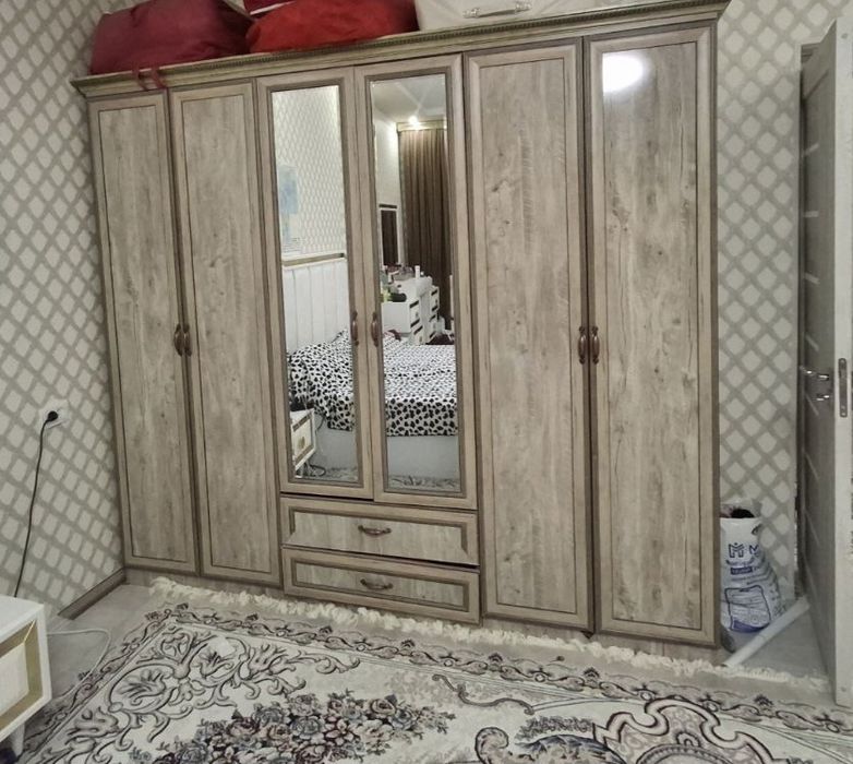 Продам шкаф для спальни в отличном состоянии