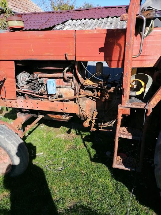 Vând tractor, plug si remorca