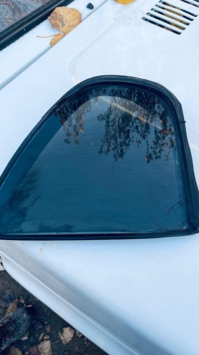 Продается форточка на ниссан максима в иделном состояние
