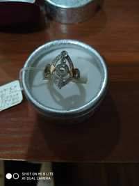 Золотое кольцо с  мелкими бриллиантами