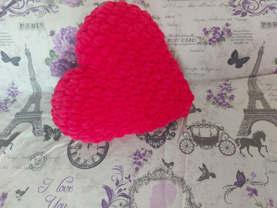 Ръчно изработена възглавничка-сърце