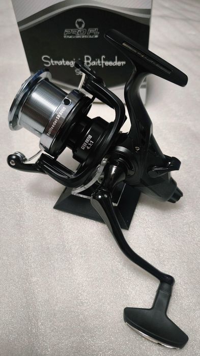 Mulineta Crap PRO FL Strategist Baitfeeder SB8000 Long Cast 0,30/420m