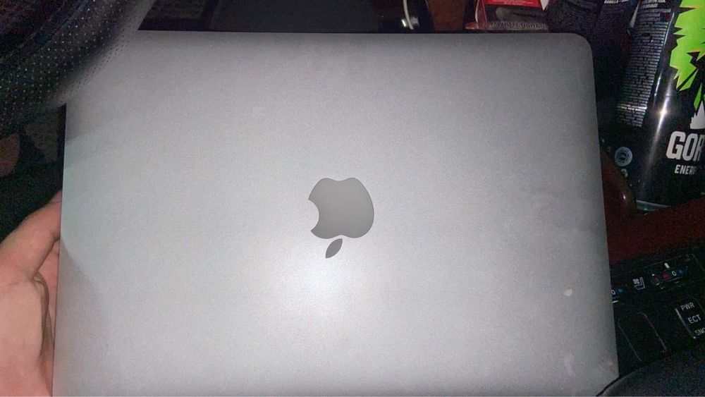 Макбук в хорошым состаяний