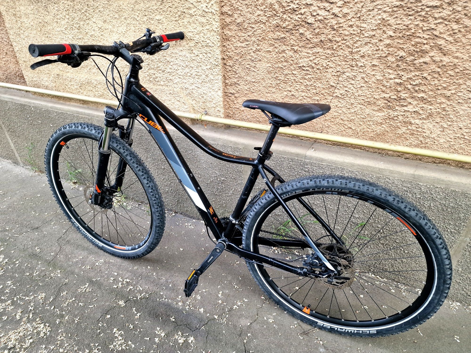 Bicicleta CUBE roti pe 29 mountainbike