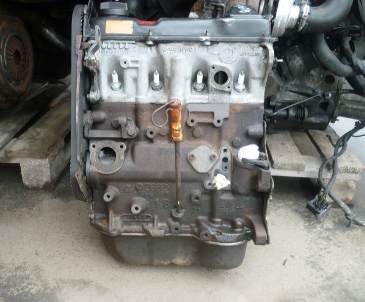 Контрактный Двигатель Volkswagen Passat 1.8 B3 B4