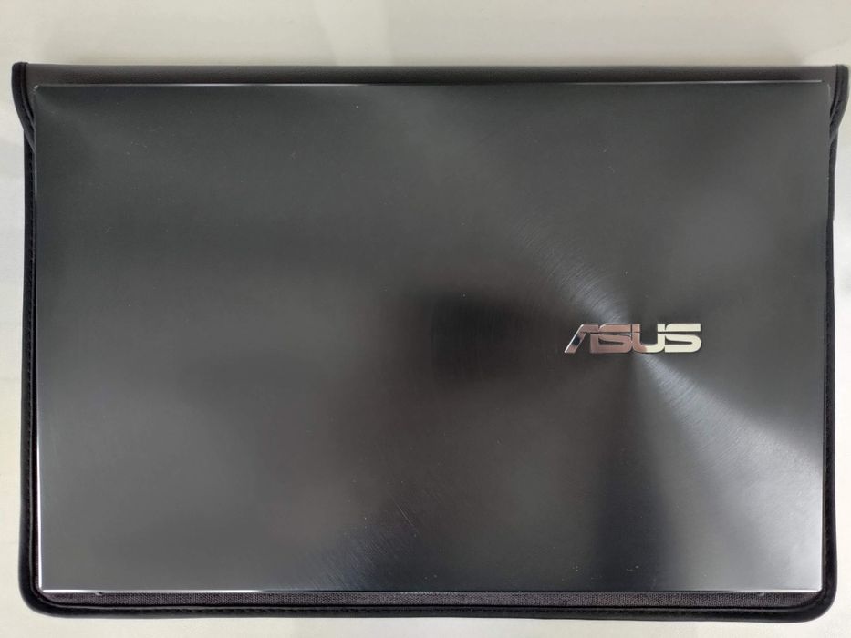 Asus ZenBook 14 UX425EA Extra Pack i7-1165G7, 16GB RAM, 1TB SSD Win 11