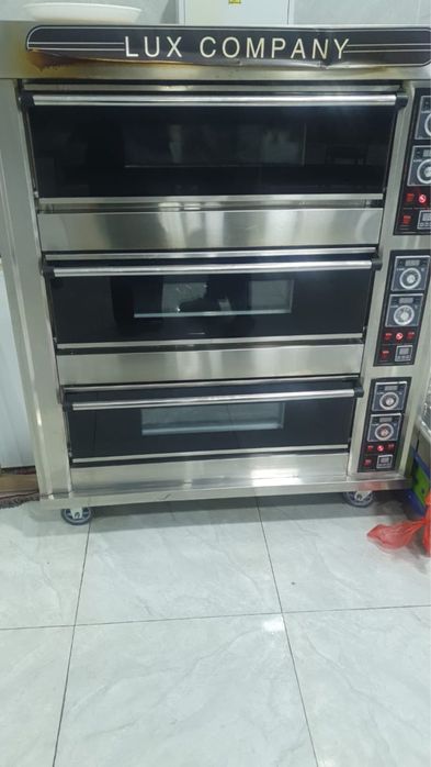 Печка трех дверная почти новая