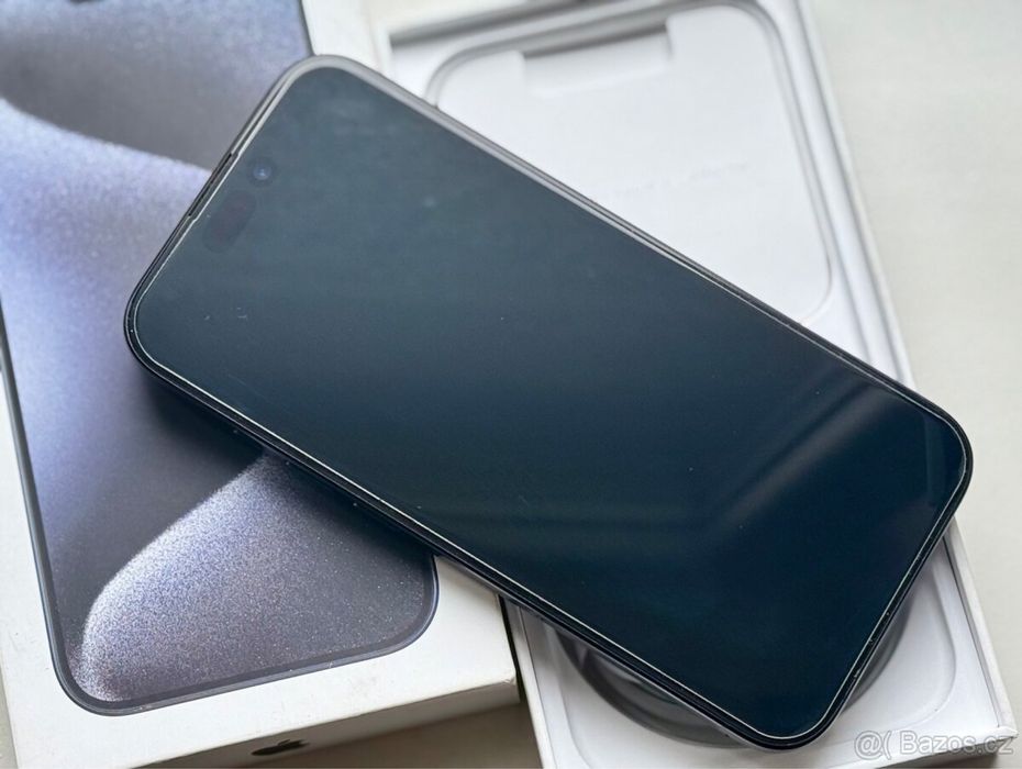 Iphone 15 Pro max 256 gb stare ca nou baterie 96% teleofnul este liber