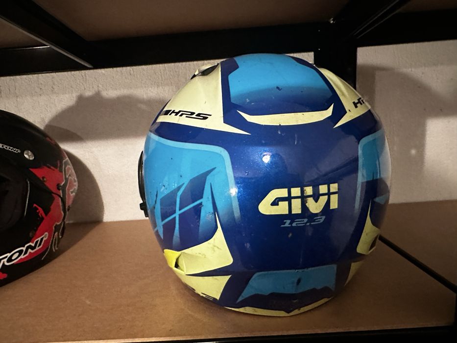 Каска за скутер Givi