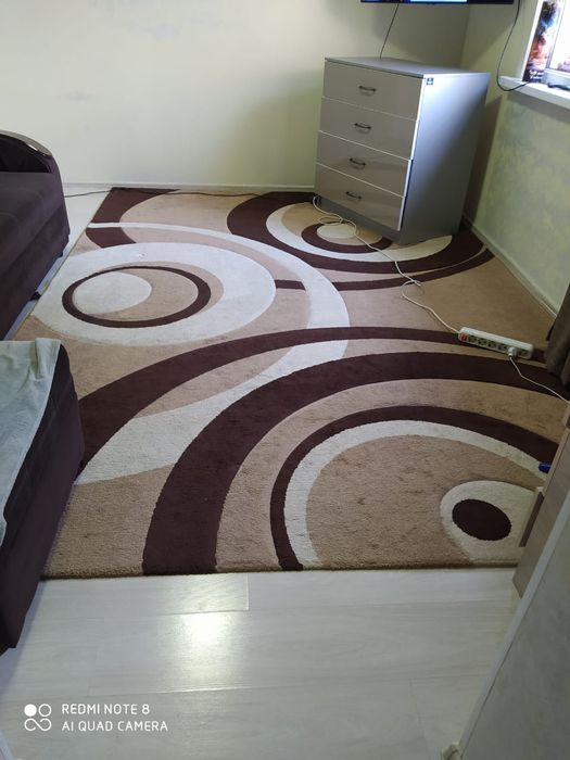 Ковер большой, плотный