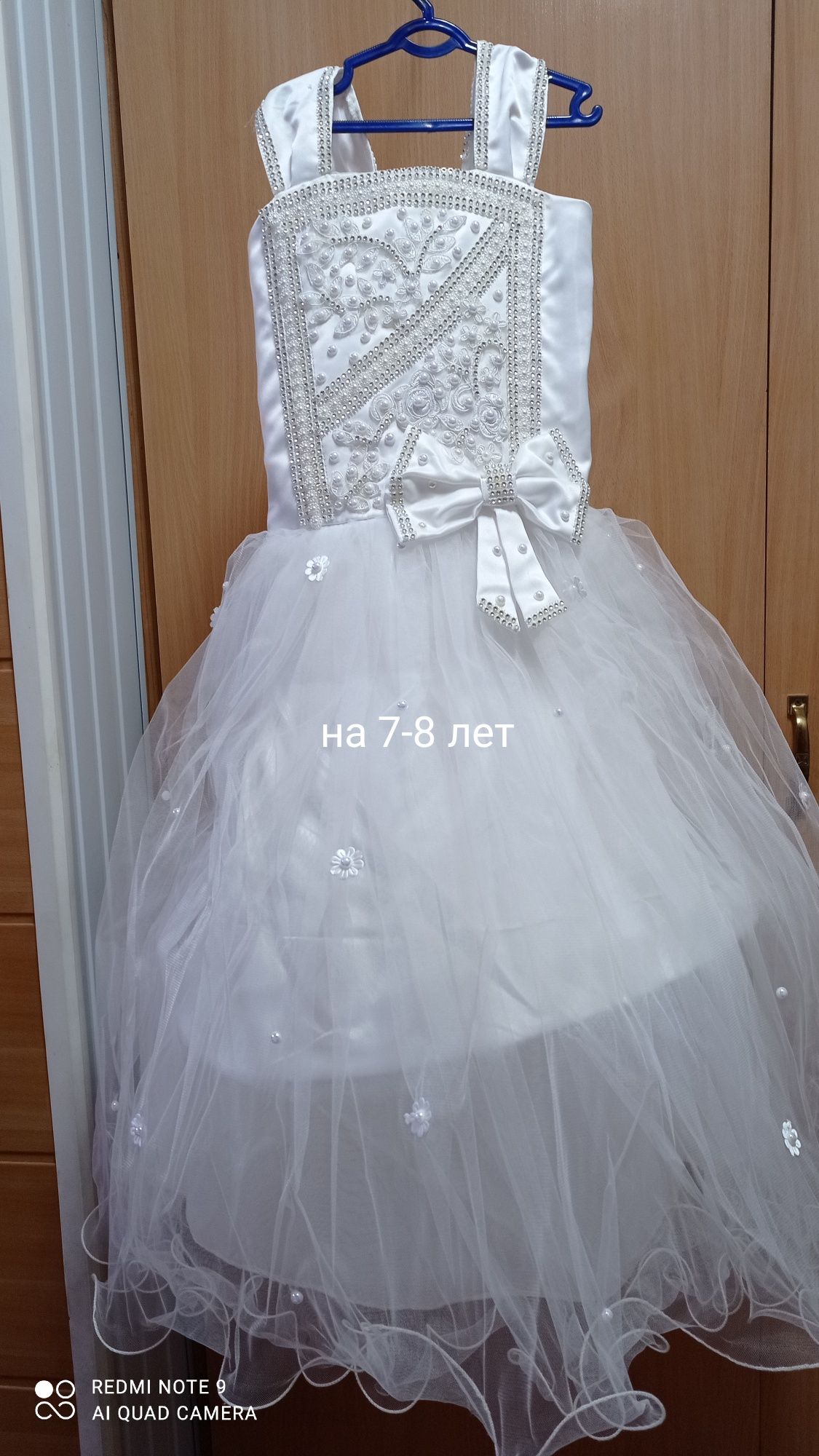 Платья на 6-8 лет.Размер на фото.Цена за одно