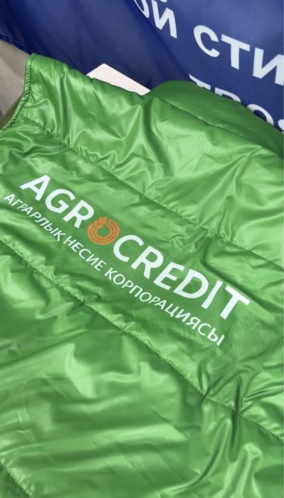 Нанесение логотипа на спецодежду и безрукавки