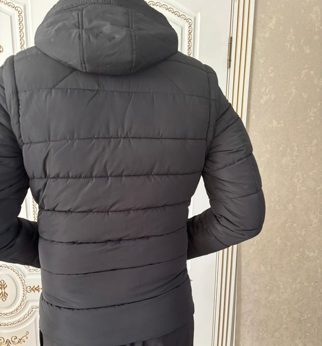 Куртка безрукавка 2/1  новый  размер 48-50 чёрный утеплённ