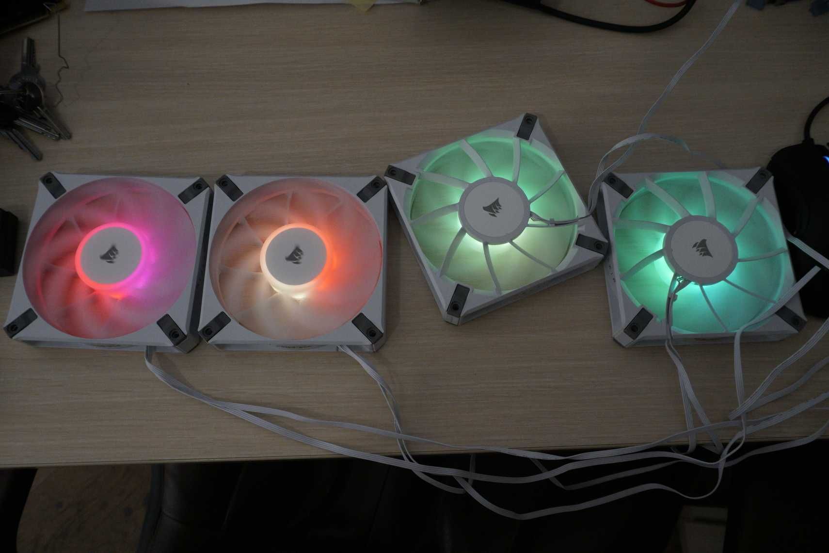 4x бели Corsair AF ELITE 120mm PWM RGB white вентилатори с контролер