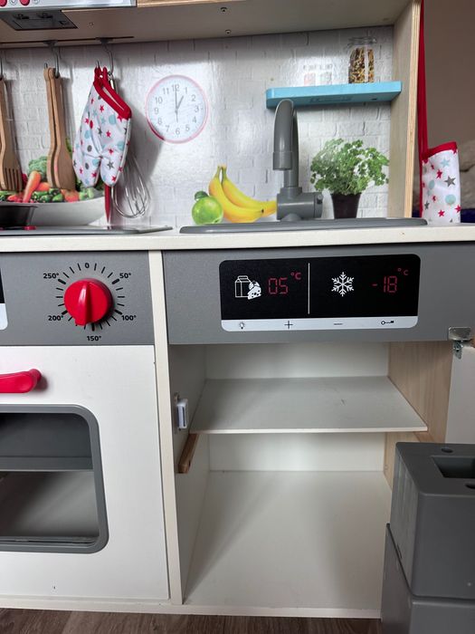 Детска дървена кухня