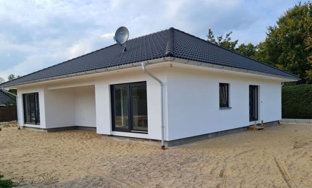 Vand casa din panouri sandwichi