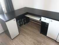 Birou mare wenge cu alb cu flori pe colt