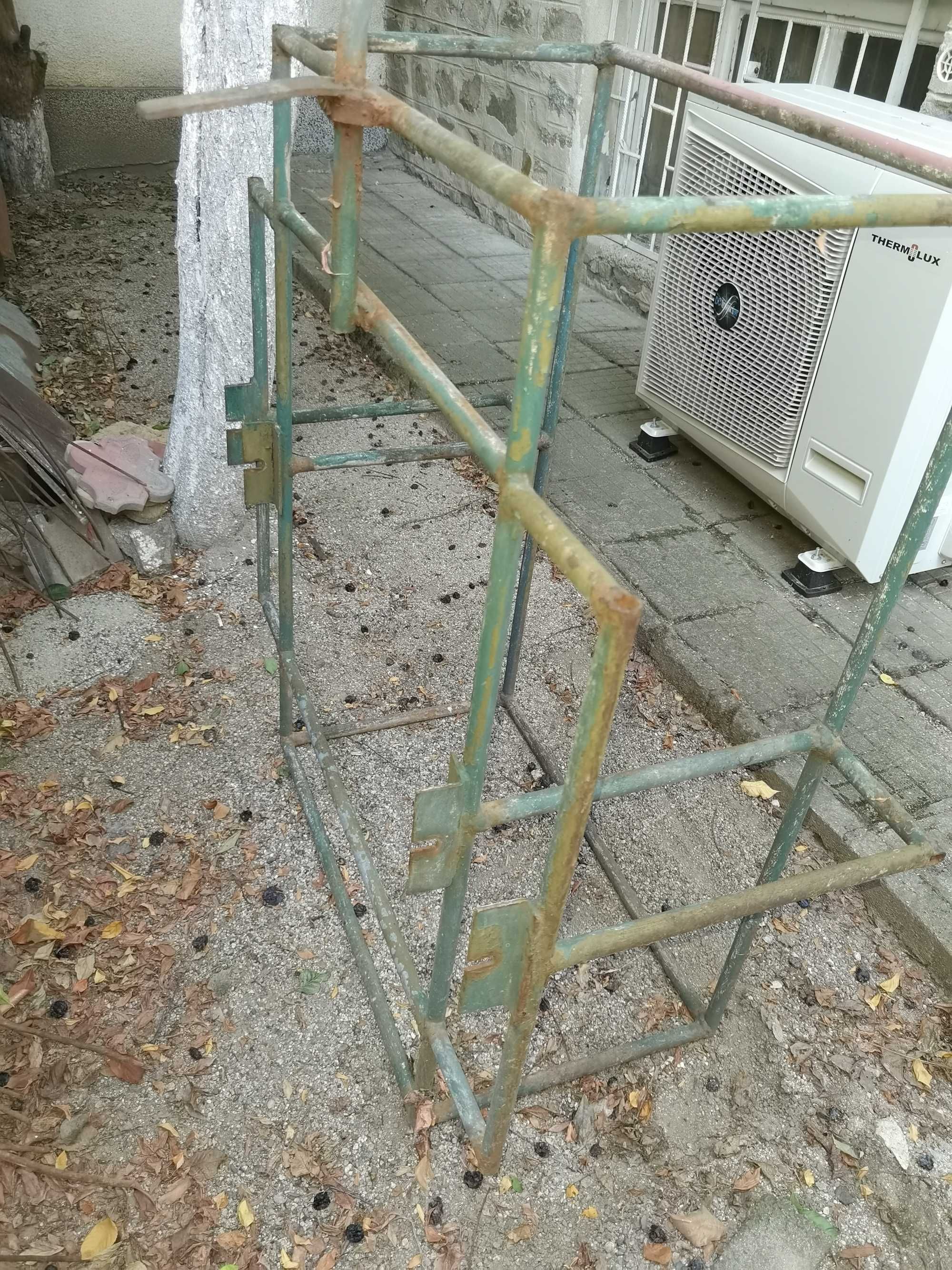 Метална конструкция за количка