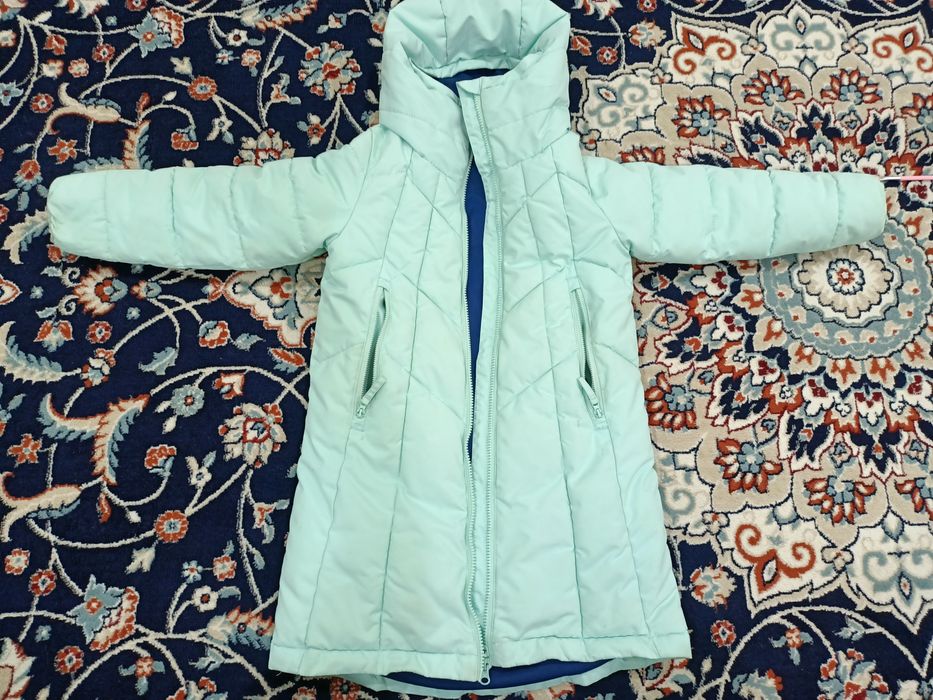 Продаю детскую зимнюю куртку