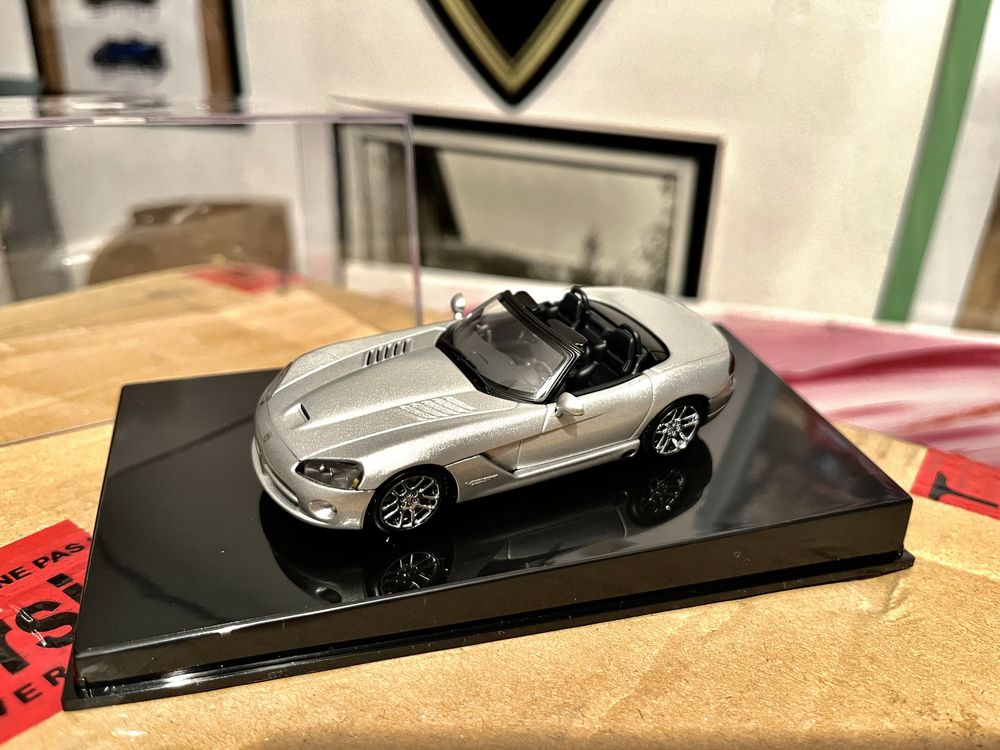 Dodge Viper by AutoArt 1:43