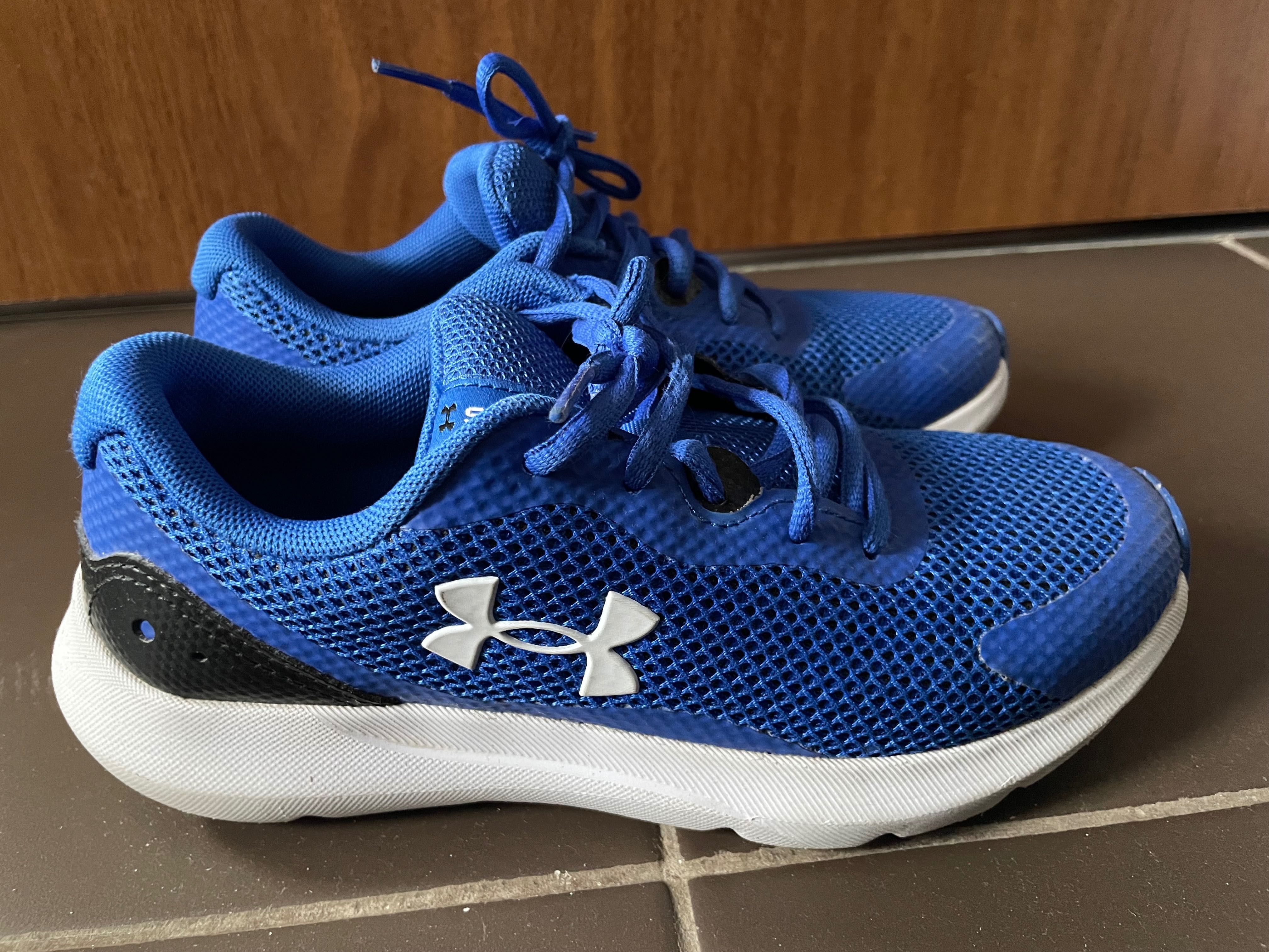 adidasi Under Armour masura 36 ( 23 cm)