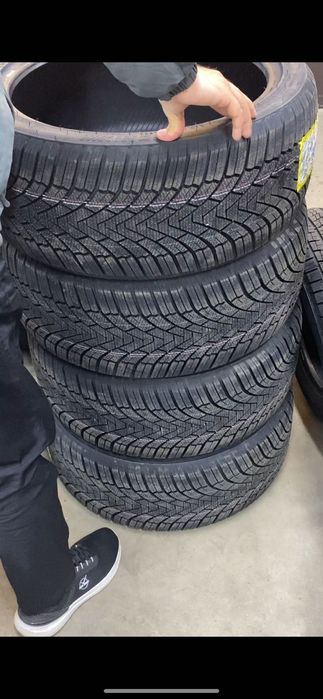 Зимние Шина 235/40/18