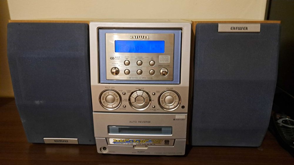 AIWA XR-M200 Micro CD Stereo System AM/FM Casetofon
