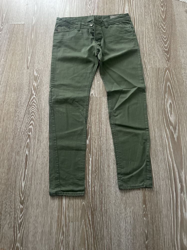 Pantaloni blug diesel