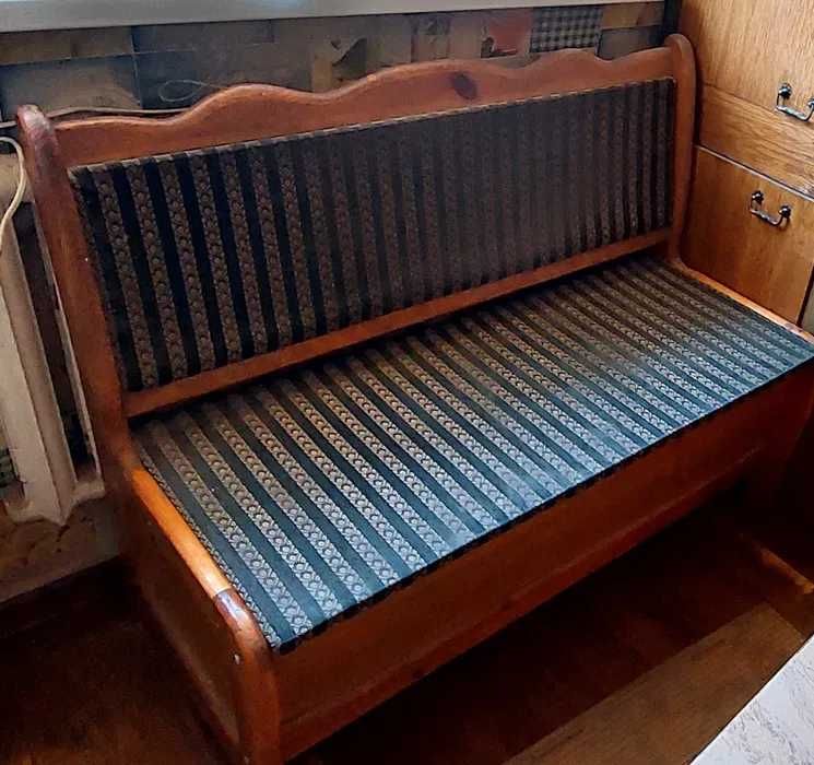 Продаю уголок кухонный.