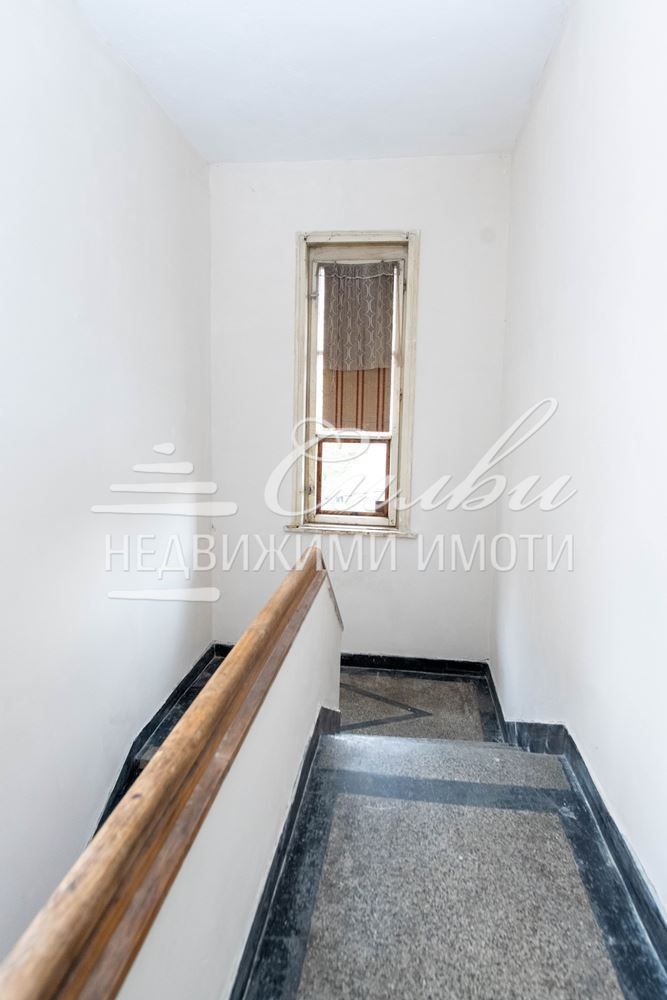 Продава се Етаж от къща в Шумен, Дивизионна болница - 114 кв.м за 1029 €/кв.м - Снимка #8