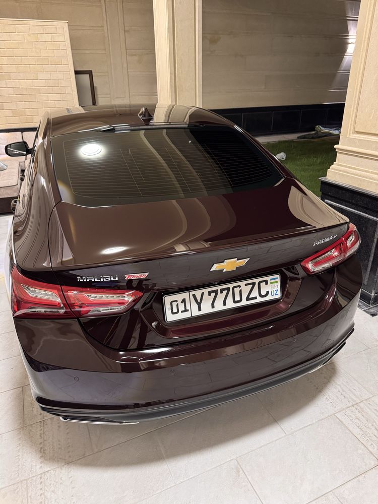 Malibu 2 premier sotiladi 2021 yil probeg 15500 km.