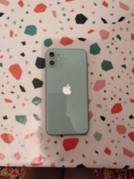 Продам Айфон 11,без гарантии