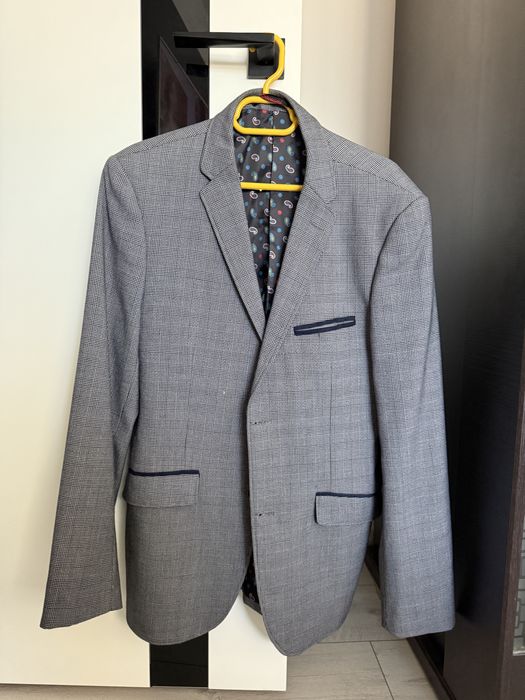 Sacou elegant bărbătesc – gri cu model fin, stare excelentă