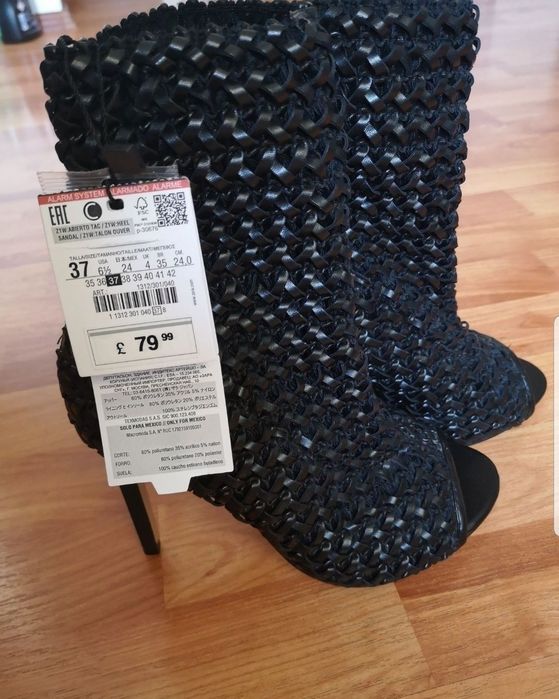 Zara                    .