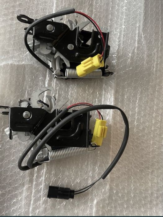 Balama capota brosca BMW seria 7 g11 g12 Seria 5 G30 G32