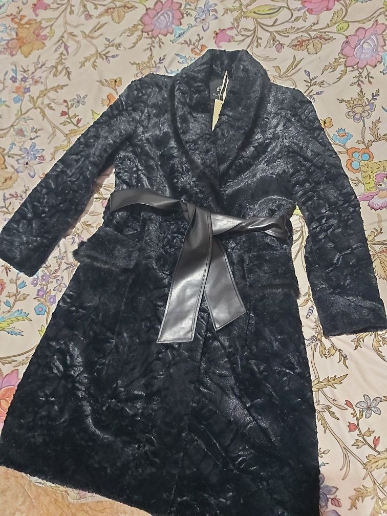 НОВАЯ. Женское пальто искусственная шубка