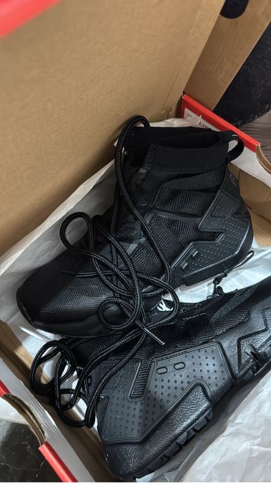 Продам кроссовки