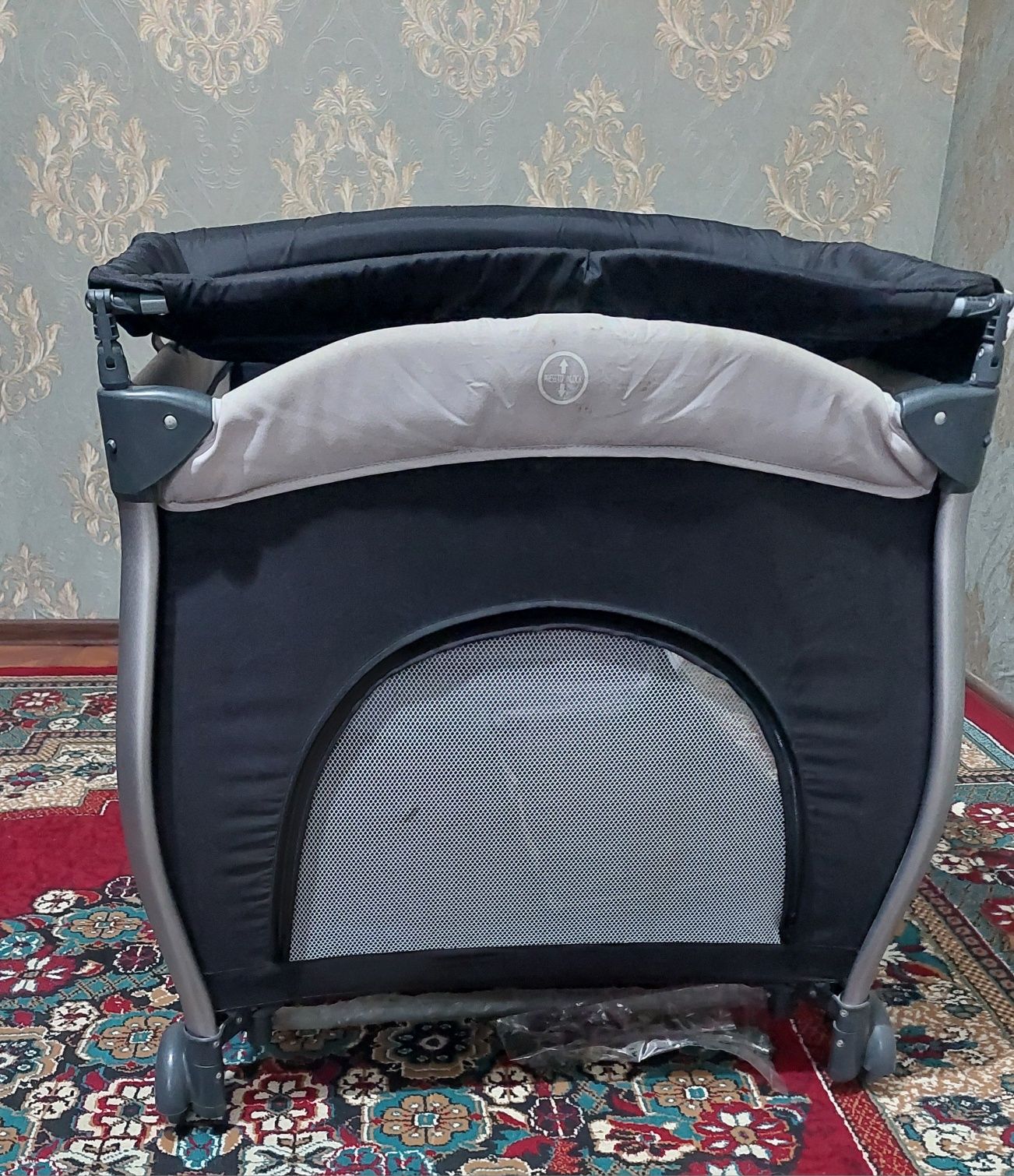 Продаю детский манеж (б/у) в хорошем состоянии.