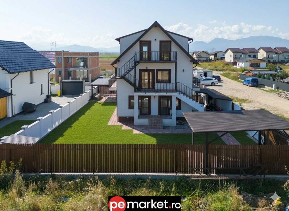 Casă multifamilială cu 2 apartamente + mansardă – Sânpetru, Brașov