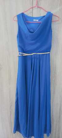 Дълга синя рокля