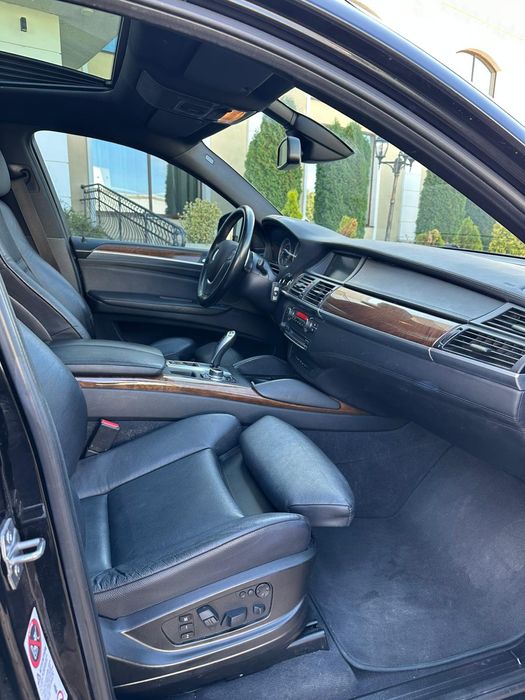Vând BMW X6 2013